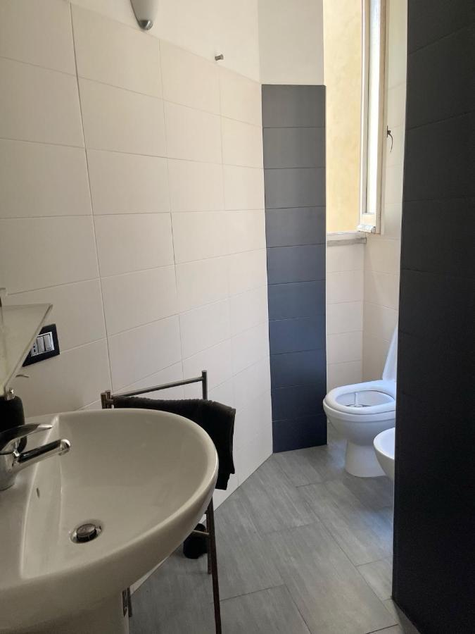 Ami House Roma Apartment ภายนอก รูปภาพ
