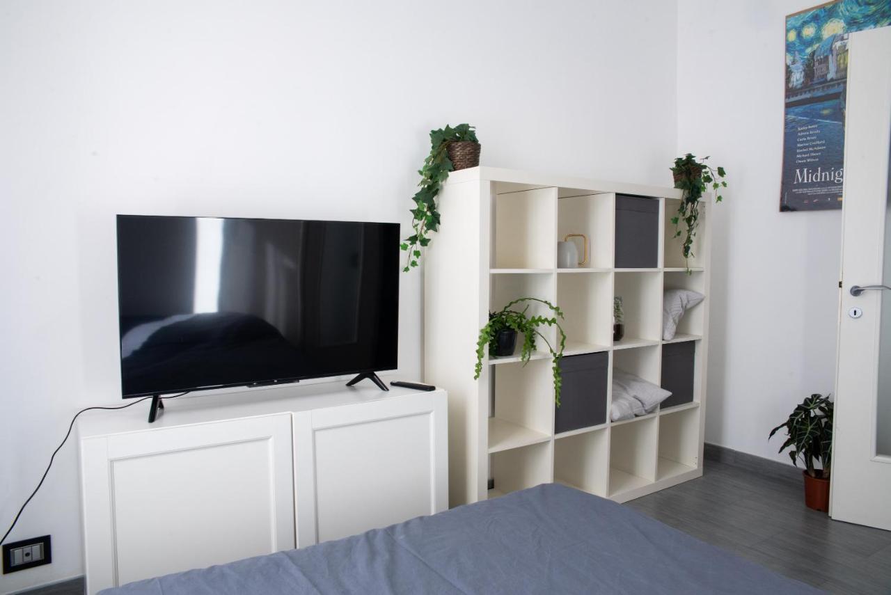 Ami House Roma Apartment ภายนอก รูปภาพ