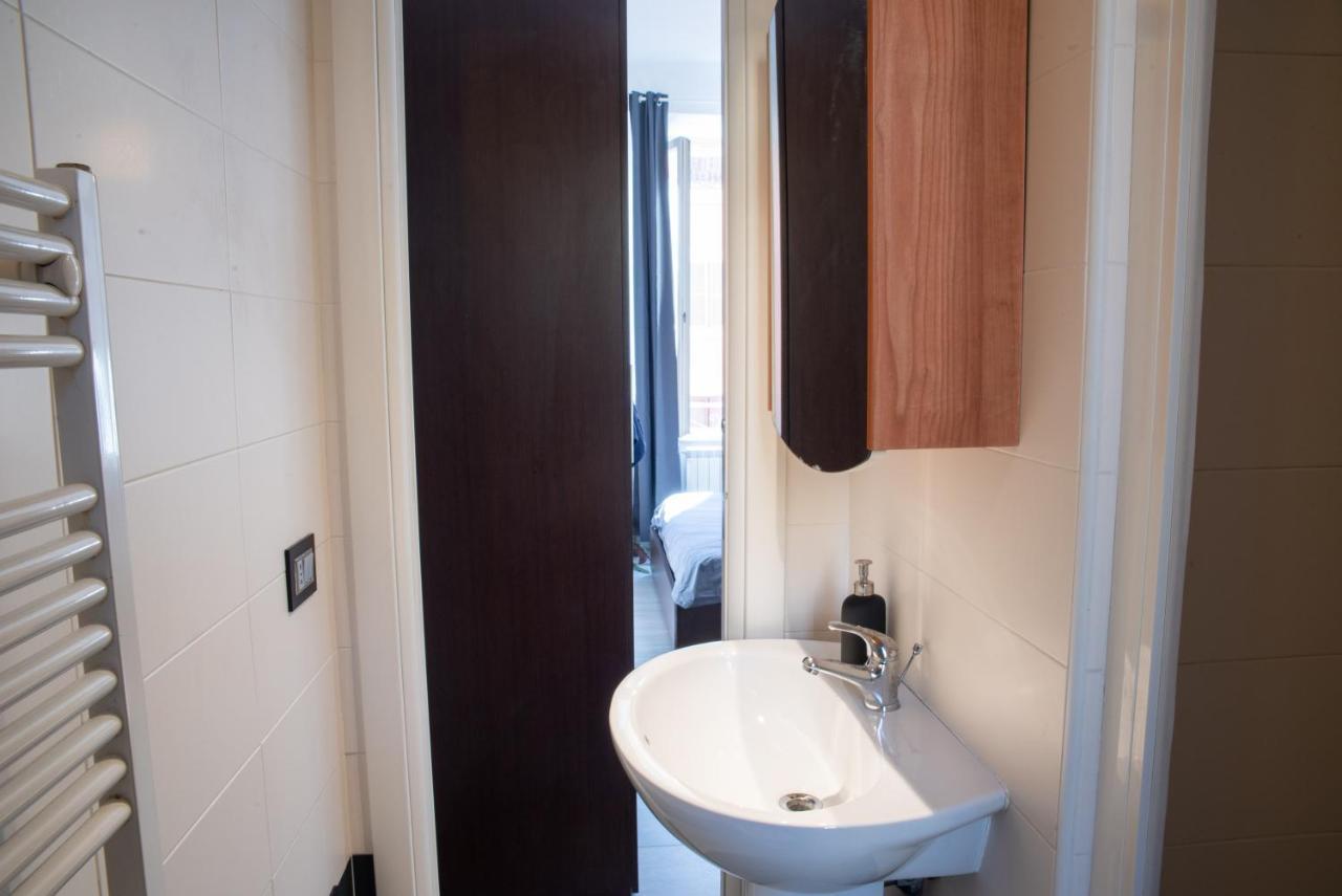 Ami House Roma Apartment ภายนอก รูปภาพ